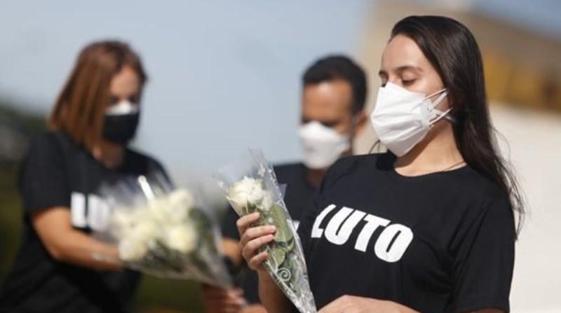 Com 269 mortes por Covid-19 em 24 horas, média móvel no país segue estável na semana