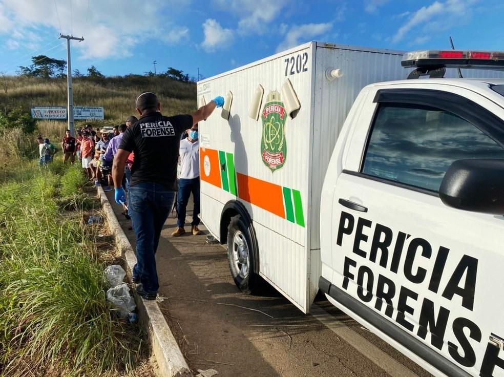 Ônibus escolar com time de futebol cai em ribanceira e deixa 3 morto e mais de 10 feridos