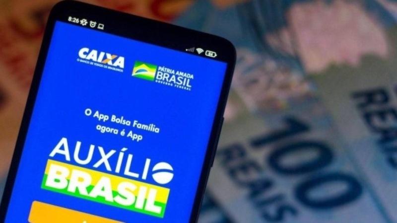 Governo antecipa pagamento do Auxílio Brasil em agosto