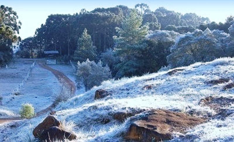 Frente fria chega ao Sul do país com chuvas e marca começo do inverno
