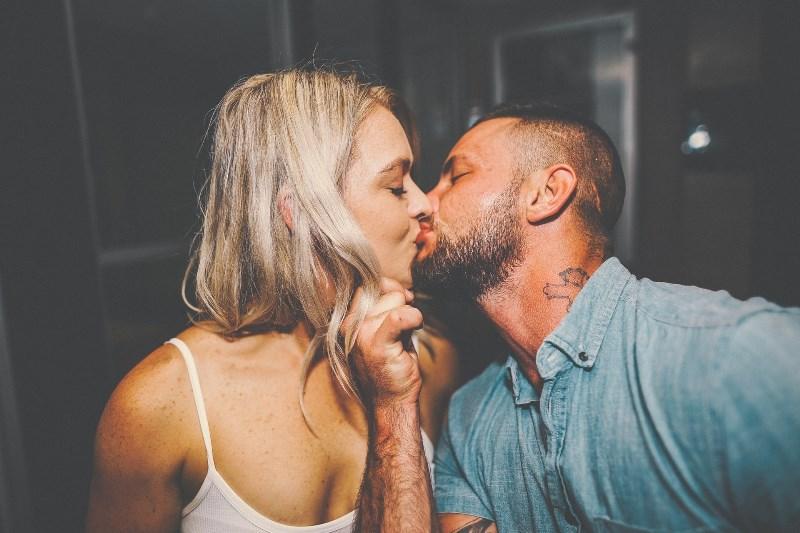 Variantes modernas da herpes têm ligação com beijos da Idade do Bronze