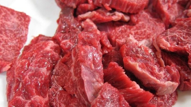 Entenda por que carne vermelha aumenta risco de doenças no coração