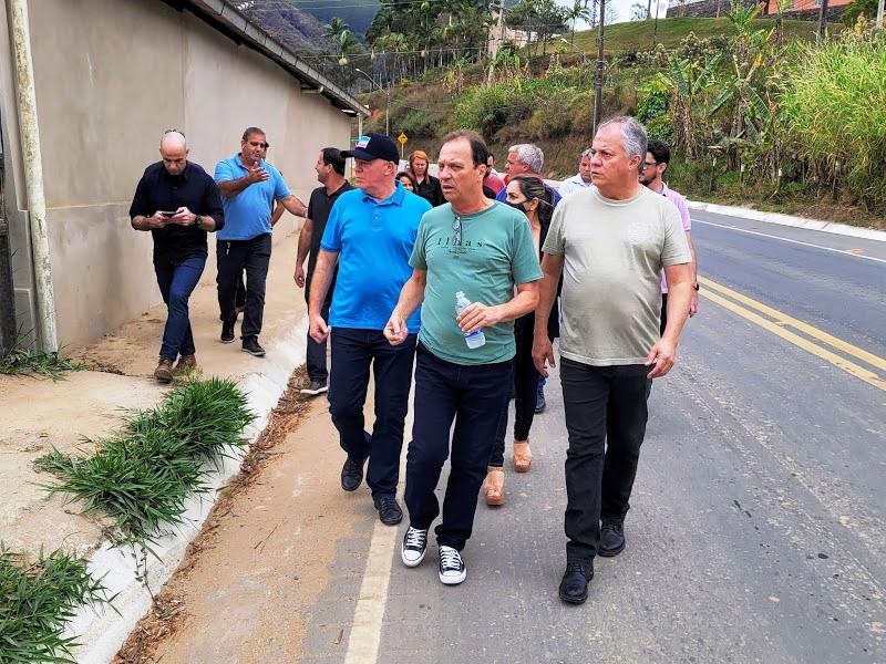 Casagrande visita obras da Rodovia ES-475 que liga Vargem Alta a Castelo