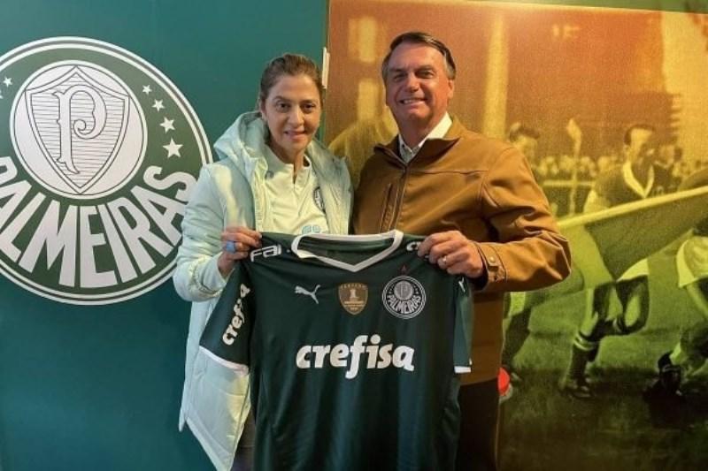 Após participar de culto, Bolsonaro vai a jogo do Palmeiras em SP