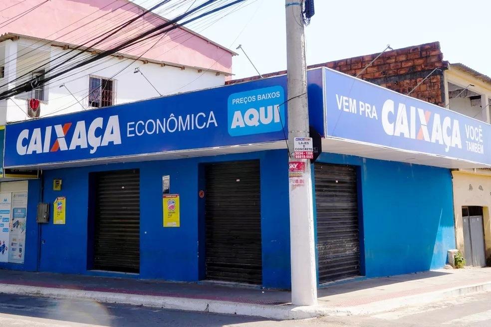 ‘Caixaça Econômica’: Distribuidora de bebidas com nome inusitado faz sucesso nas redes sociais