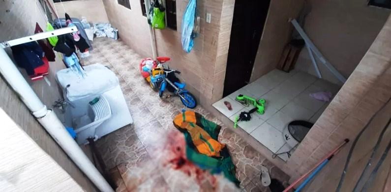 Mulher tem ‘ataque de fúria’, tranca o marido em casa e o mata a ‘marretadas’