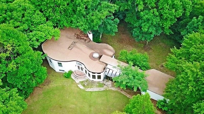 Casa em formato de guitarra está sendo vendida por R$ 4 milhões