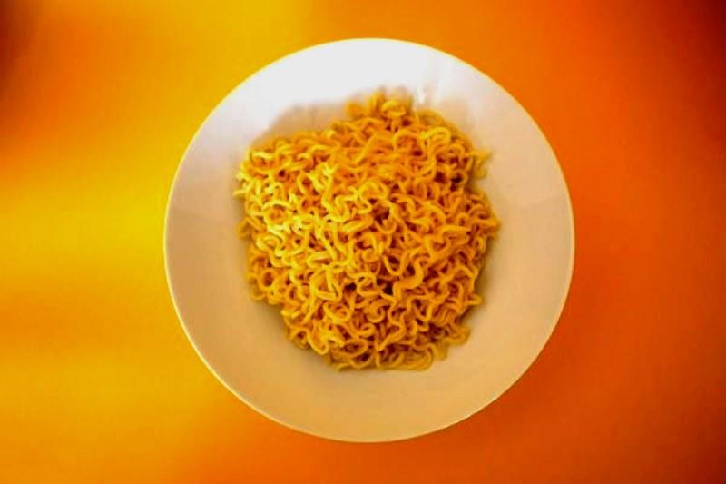 Comida ultraprocessada aumenta risco de câncer de intestino