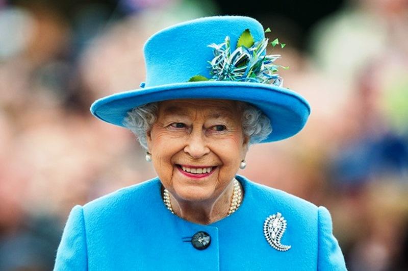 Rainha Elizabeth II, a monarca britânica mais longeva da história, morre aos 96 anos