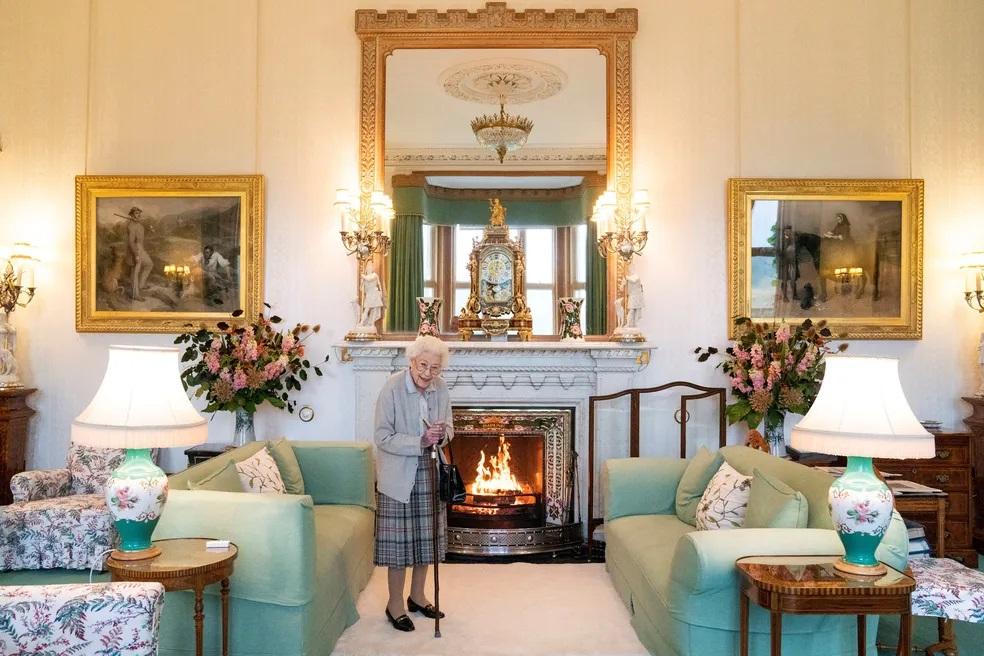 Rainha Elizabeth II, a monarca britânica mais longeva da história, morre aos 96 anos