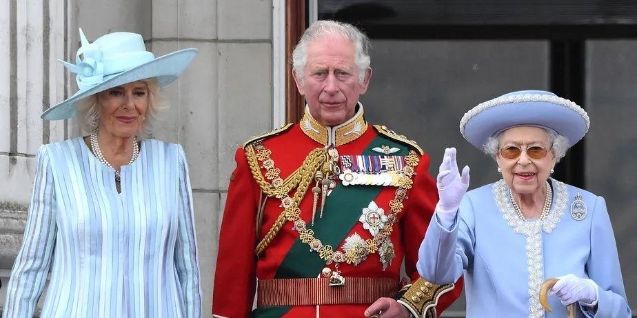 Charles, agora rei, se pronuncia após morte da rainha Elizabeth II: ‘Momento de grande tristeza para mim’