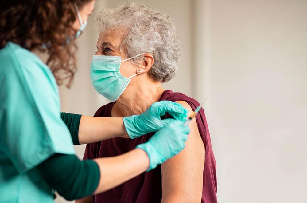 Segunda dose da vacina da gripe passa a ser recomendada para idosos