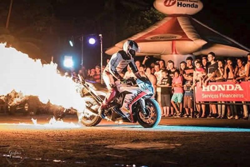 Show de acrobacias e manobras radicais sobre duas rodas promete adrenalizar o público na festa de São Mateus, ES