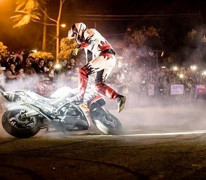 Show de acrobacias e manobras radicais sobre duas rodas promete adrenalizar o público na festa de São Mateus, ES