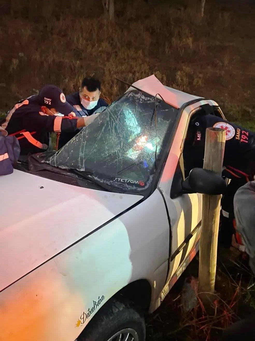 Acidente entre carro e moto na rodovia na ES-164, no ES, deixa três mortos