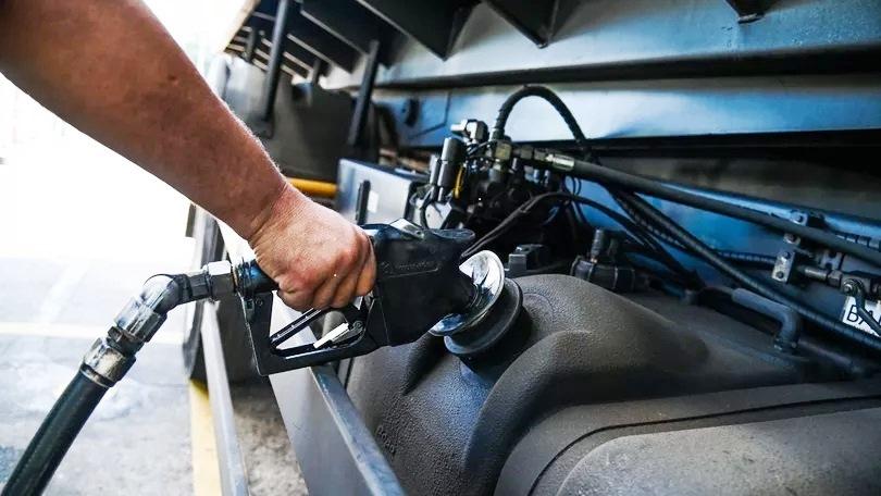 Petrobras reduz em R$ 0,30 o preço do litro do diesel a partir desta terça-feira (20)