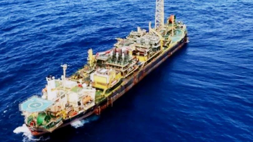 ANP interdita navio-plataforma com risco de explosão na costa do ES