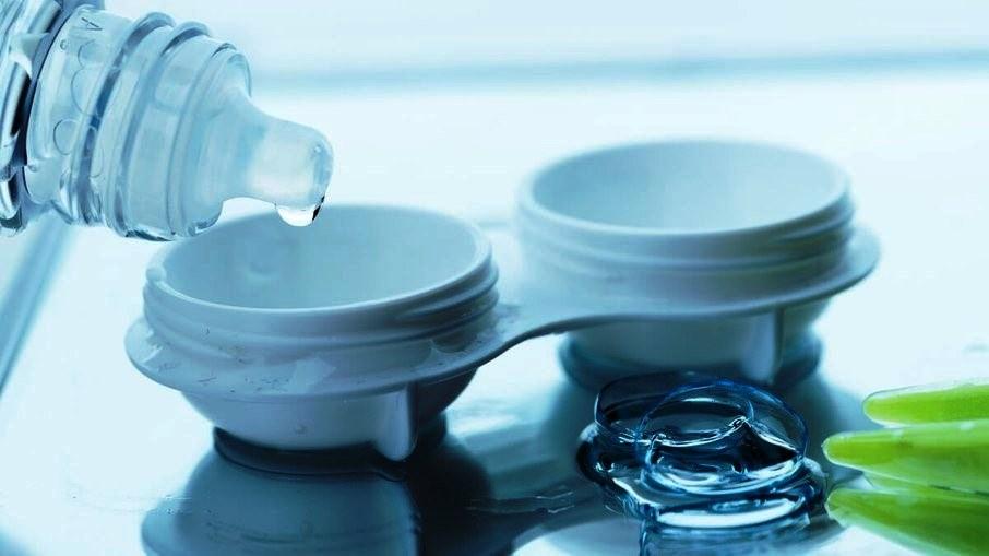 Lente de contato reutilizável triplica risco de infecção ocular rara