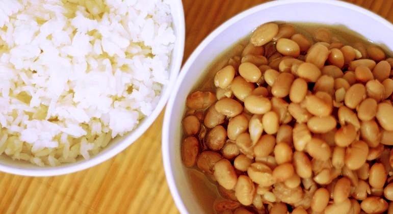 Arroz com feijão é melhor do que dietas famosas, inclusive para emagrecer