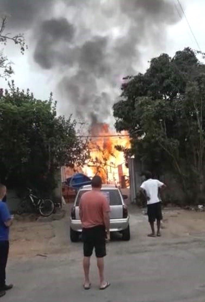 Mulher morre carbonizada durante incêndio em imóvel, no ES