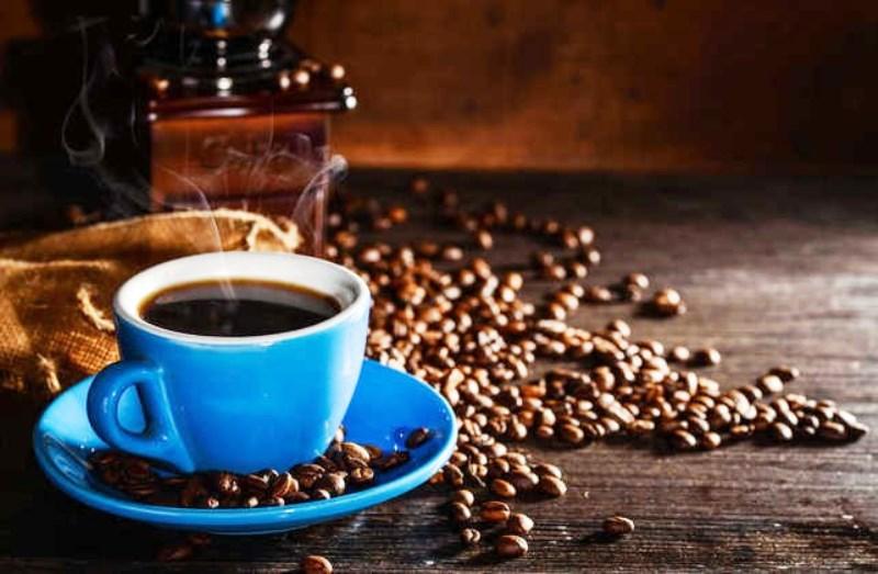 Beber de duas a três xícaras de café por dia aumenta a expectativa de vida, diz estudo