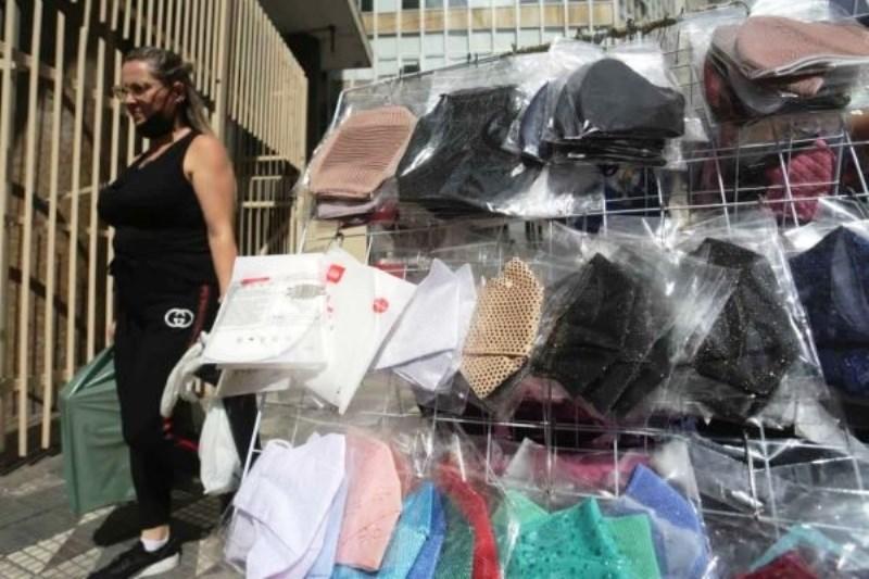 Média móvel de mortes no país chega a 41, menor valor do ano
