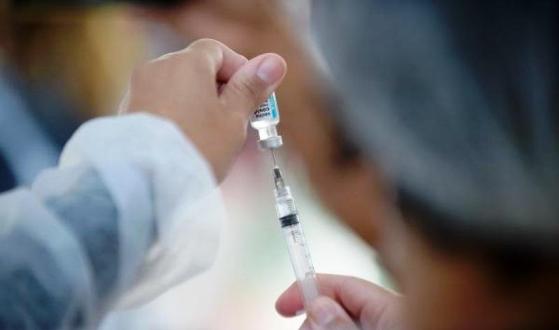 Saúde aprova vacinação com Pfizer para bebês a partir de 6 meses