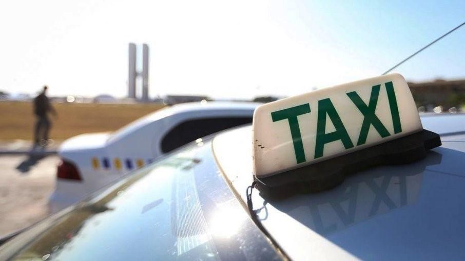 Governo deve ampliar benefício para taxistas e caminhoneiros