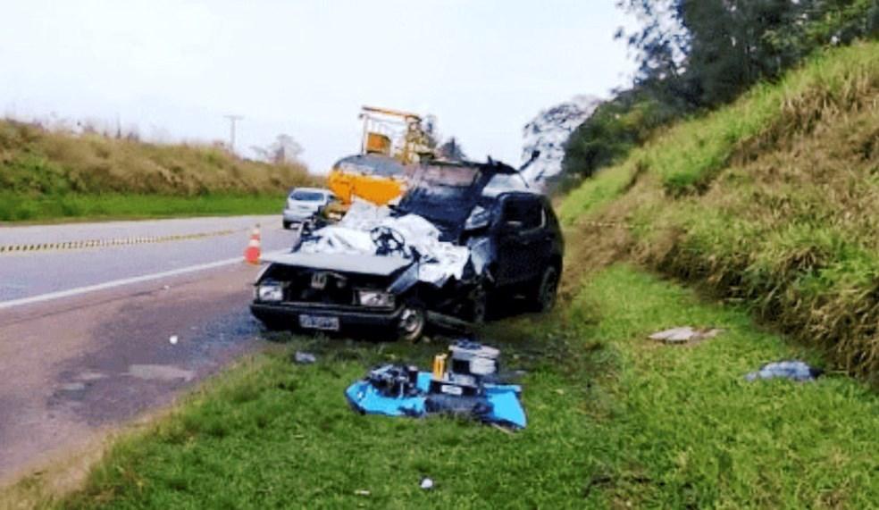 Acidente entre dois carros na rodovia SP-344 mata 6 mortos