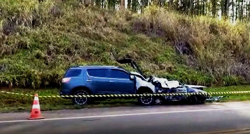 Acidente entre dois carros na rodovia SP-344 mata 6 mortos