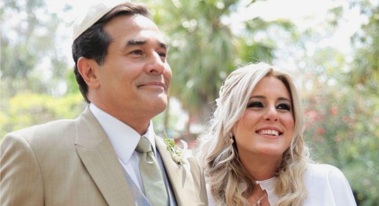 Luciano Szafir se casa após 11 anos de relacionamento e Sasha leva as alianças ao altar