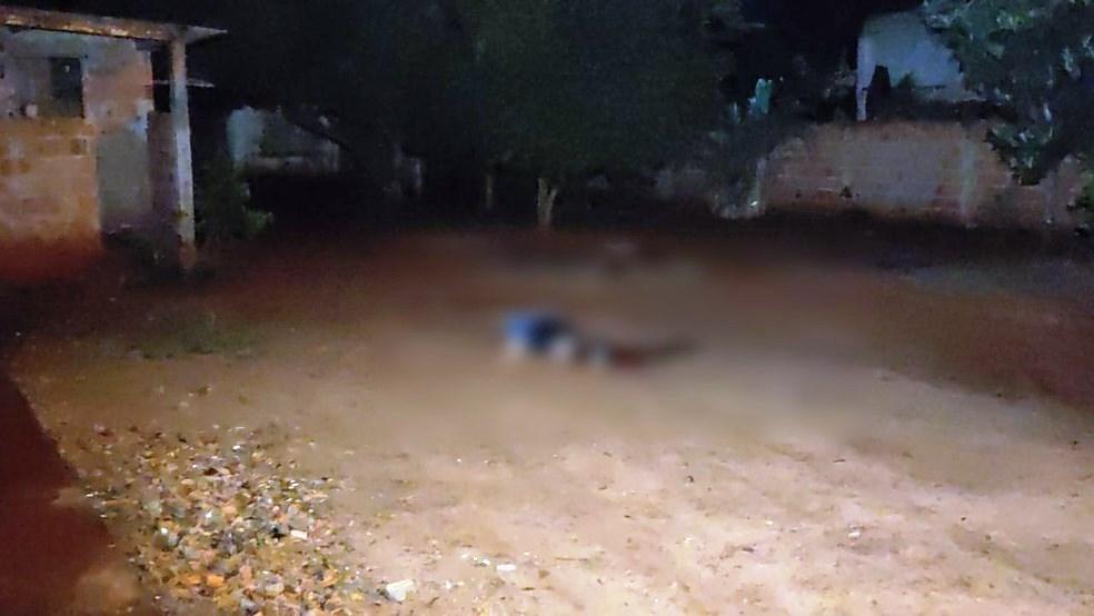 Amante mata marido da companheira com facada no pescoço após presenciar agressão
