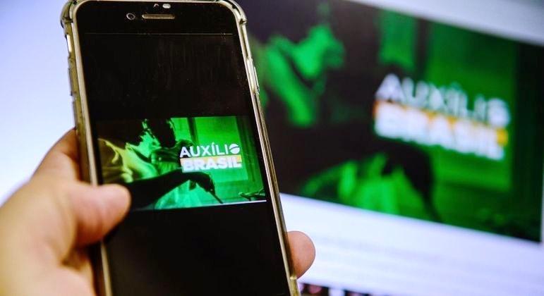Governo espera que 263 mil beneficiários do Auxílio Brasil atualizem dados até sexta-feira (14)