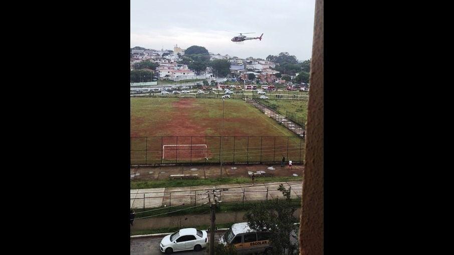 Helicóptero cai na Zona Sul de São Paulo e deixa dois feridos