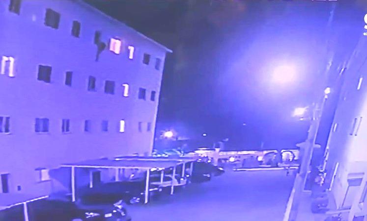 Criança de 9 anos cai de 3º andar de prédio e é aparada por vizinha