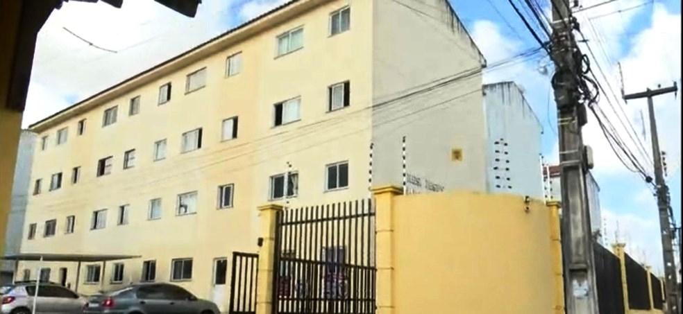 Criança de 9 anos cai de 3º andar de prédio e é aparada por vizinha