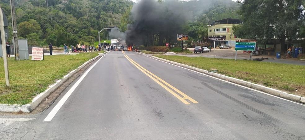 ES entra no 2° dia de protestos de manifestantes bolsonaristas nas rodovias do estado