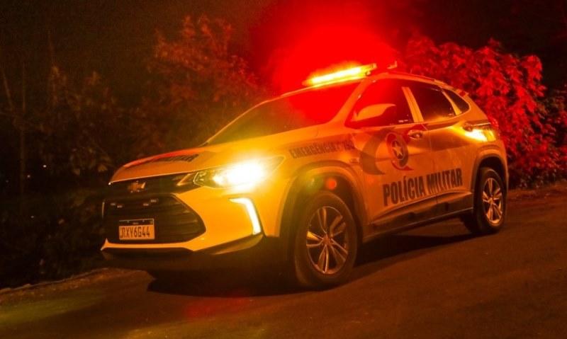 Mulher é encontrada morta embaixo da cama; companheiro é suspeito