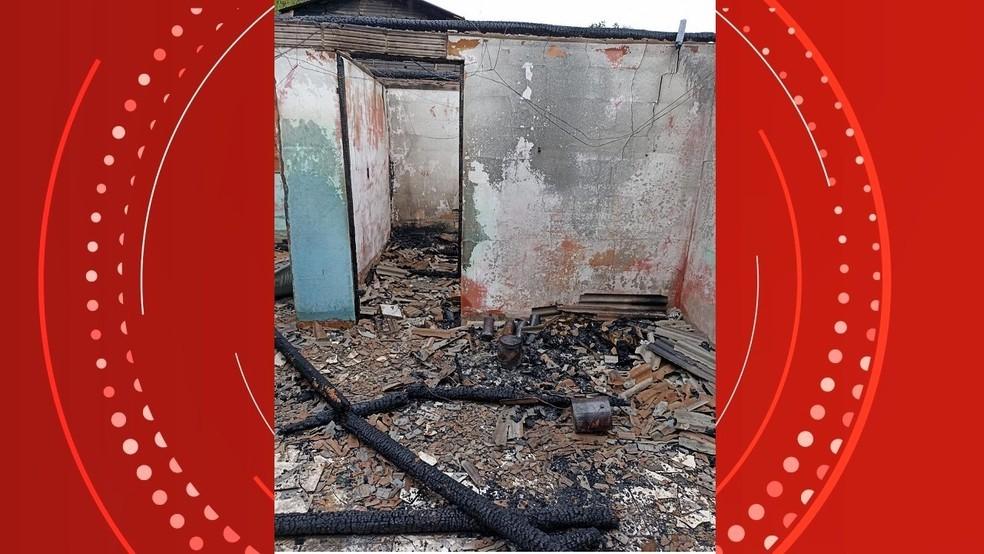 Incêndio destrói casa em Santa Maria de Jetibá, no ES