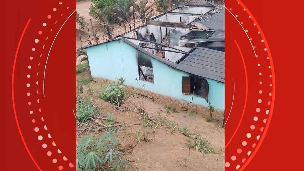 Incêndio destrói casa em Santa Maria de Jetibá, no ES