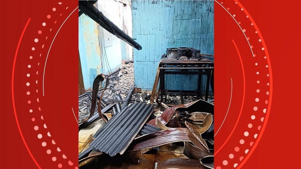 Incêndio destrói casa em Santa Maria de Jetibá, no ES