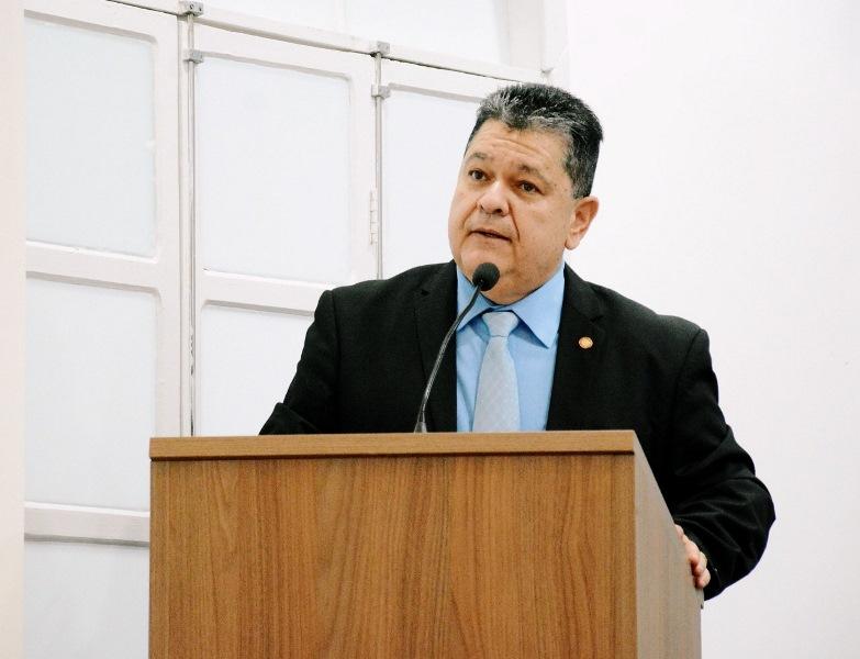 Paulo Fundão garante celeridade para votar projetos de interesse dos servidores, em São Mateus, ES