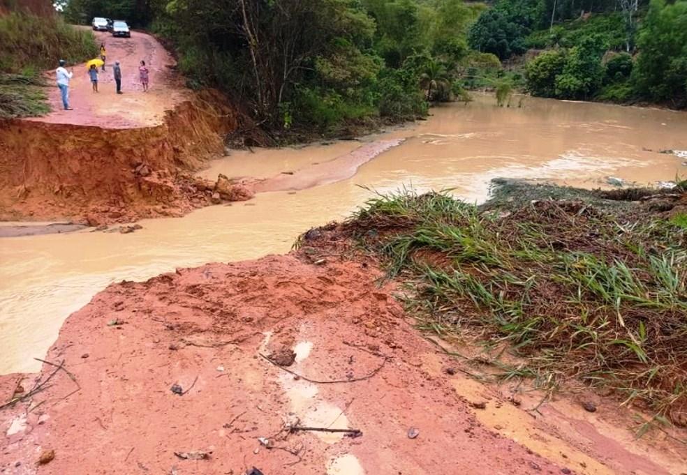 Chuva deixa desalojados e desabrigados no ES