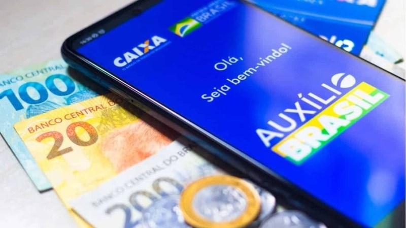 Auxílio Brasil paga a novos beneficiários com NIS final 8 nesta segunda-feira (28)