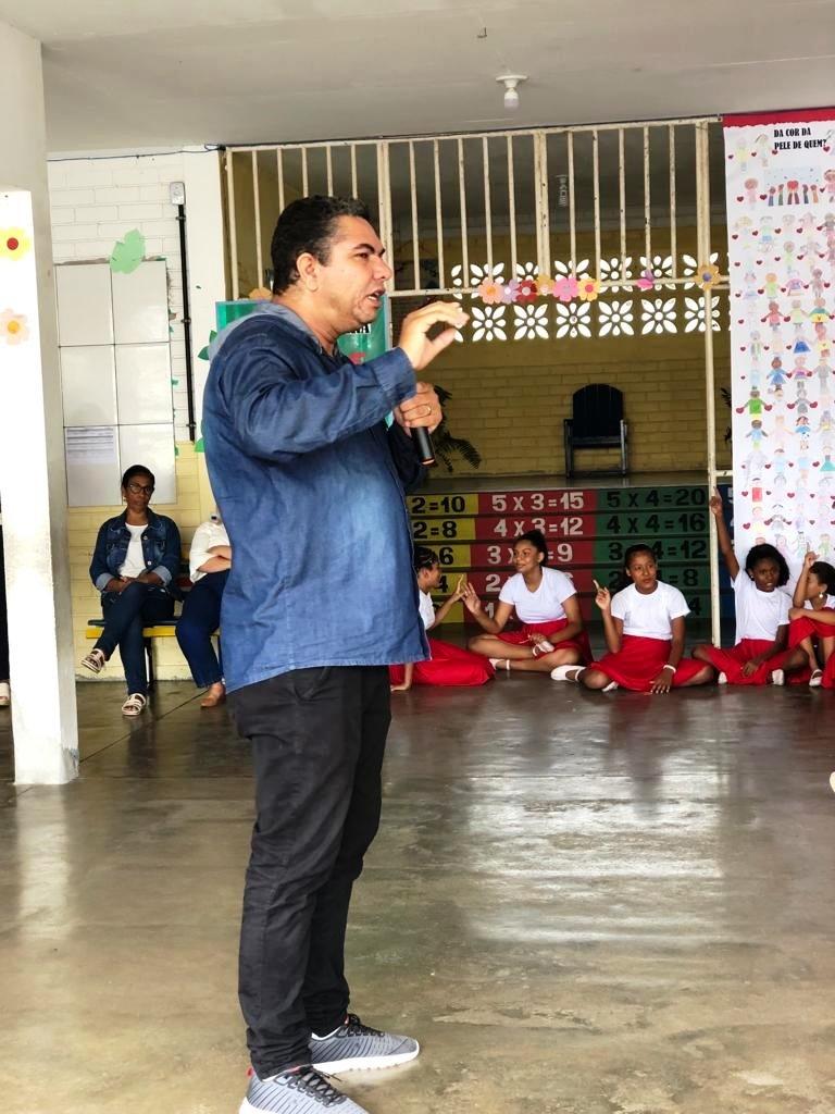 ‘Dia de Ação de Graças’ foi marcado por palestras ministradas pelo pastor Giano Marcus, em escolas de Conceição da Barra, ES