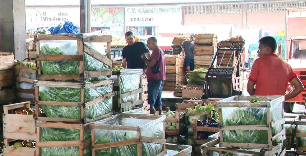 Ceasa tem aumento de preço e dificuldade para receber produtos por causa das chuvas no ES