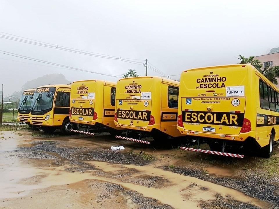 Sedu entrega novos ônibus escolares ao município de Vargem Alta, ES