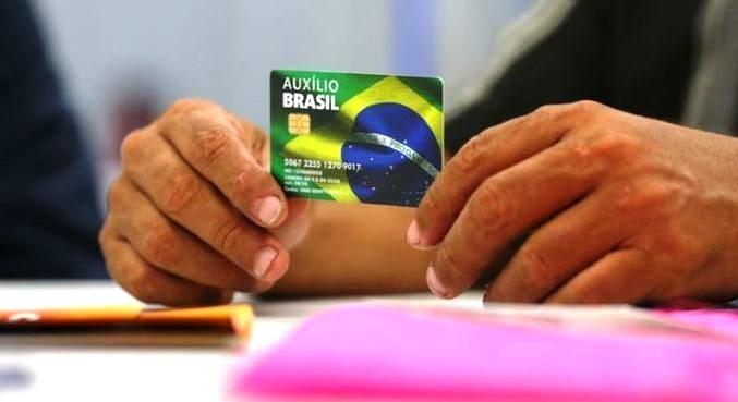 Auxílio Brasil e Auxílio Gás começa a ser pago nesta segunda-feira (12)