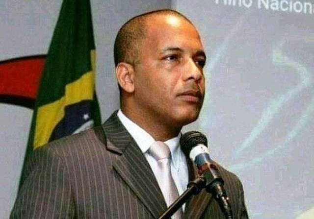 Alvo de mandado de prisão, pastor está “foragido” na frente do 38º BI, em Vila Velha, ES