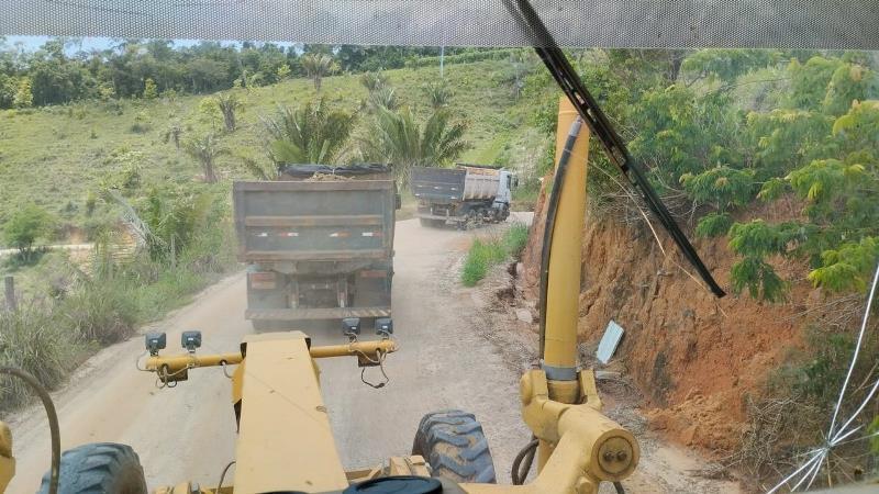 Prefeitura acelera recuperação das estradas nas zonas rurais de São Mateus, ES
